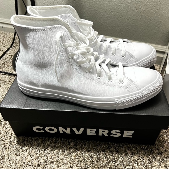 White Leather hightop converse, - Picture 2 of 5